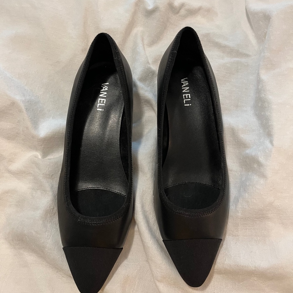 Vaneli flats black new size 9.5